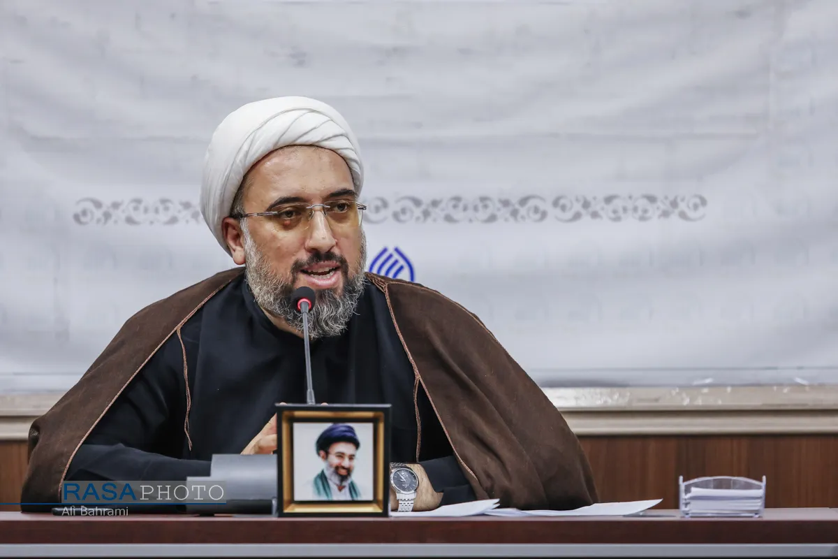 نشست بازخوانی خونخواهی رهبر شهید انقلاب از منظر مطالعات قرآنی و روایی
