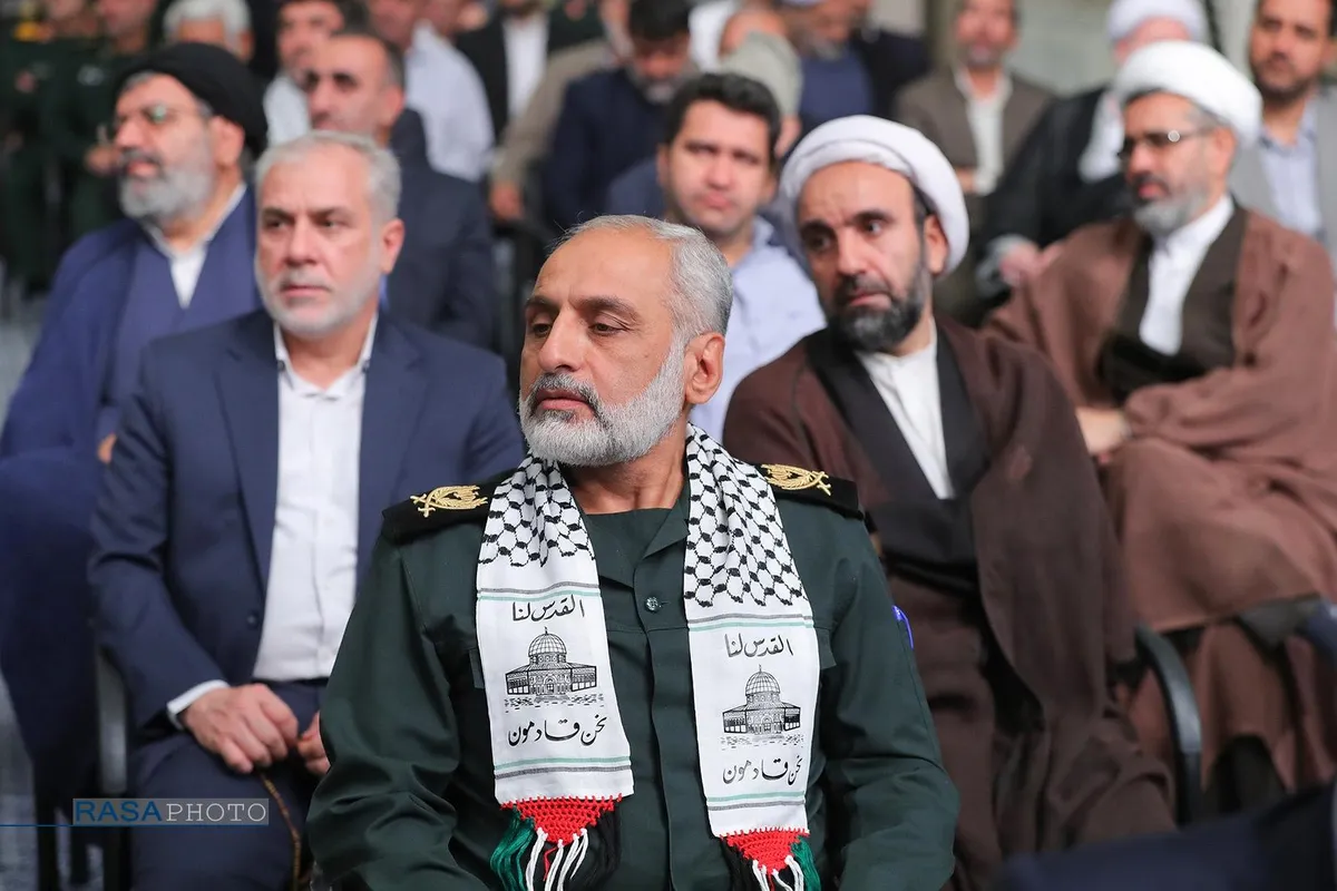 دیدار دست&zwnj;اندرکاران برگزاری کنگره ملی شهدای استان لرستان با مقام معظم رهبری
