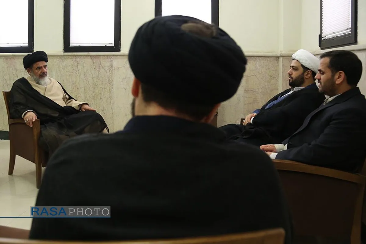 دیدار حجت الاسلام محمدمهدی محققی مدیرعامل رسا با حجت الاسلام سید ابوالحسن حسن&zwnj;زاده نماینده مردم خوزستان در مجلس خبرگان رهبری