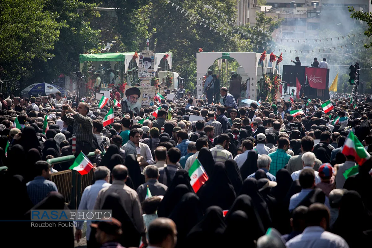 مراسم تشییع پیکر مطهر ۱۵۰ شهید دفاع مقدس در تهران&lrm;