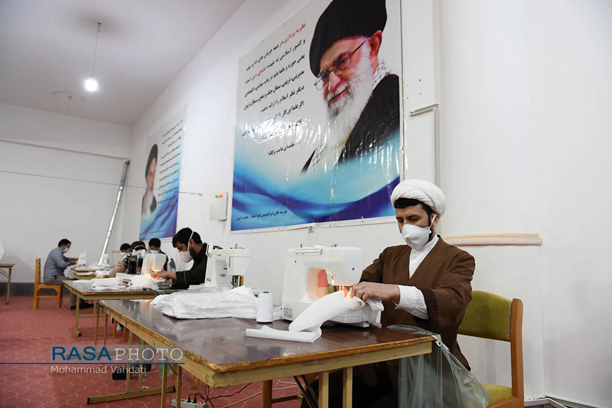 گارگاه تولید ماسک توسط طلاب خارجی