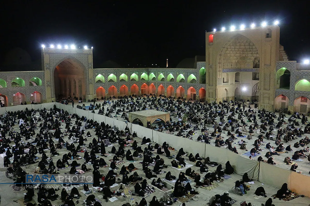 احیای شب بیست و سوم ماه مبارک رمضان در مسجد جامع اصفهان