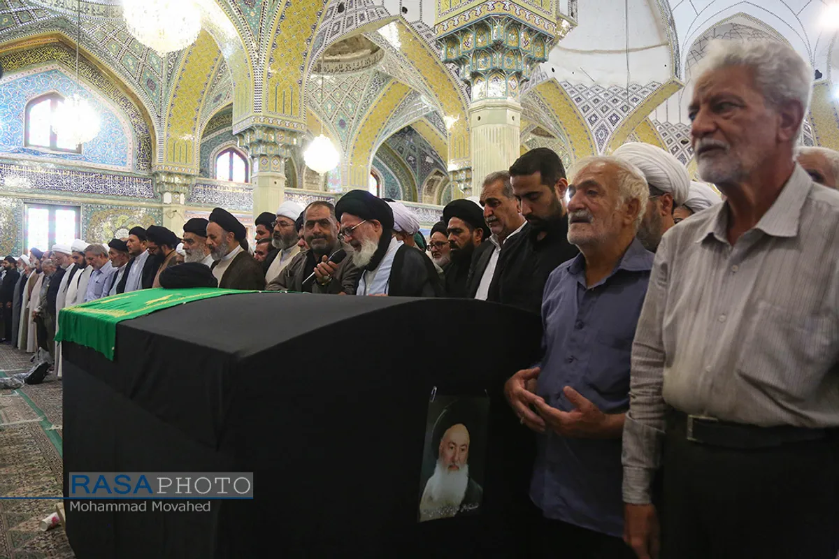 تشییع پیکر آیت الله سید محمد حسینی شاهرودی در قم