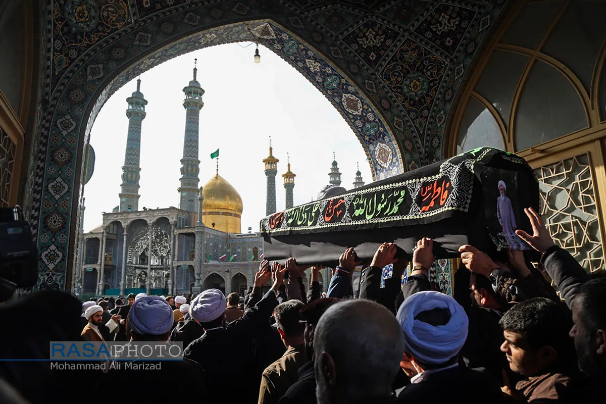 تشییع پیکر آیت الله طبرسی در قم