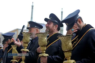 عزاداری خادمان حرم حضرت معصومه (س) در روز شهادت حضرت امام کاظم (ع)