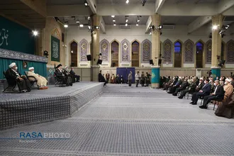 دیدار مسئولان نظام و میهمانان کنفرانس وحدت اسلامى با مقام معظم رهبری