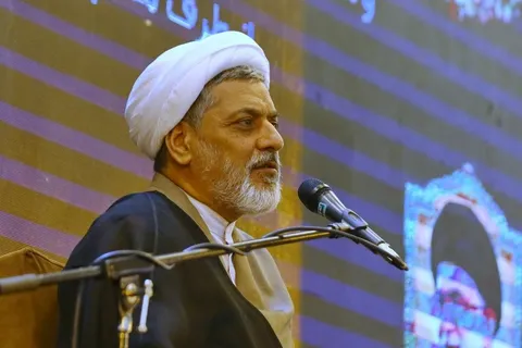 از حوزه بابت سکوت در برابر تحریف حضرت امام گله مندیم