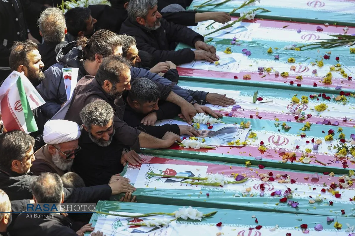 تشییع 13 شهید حملات اخیر دشمن در قم