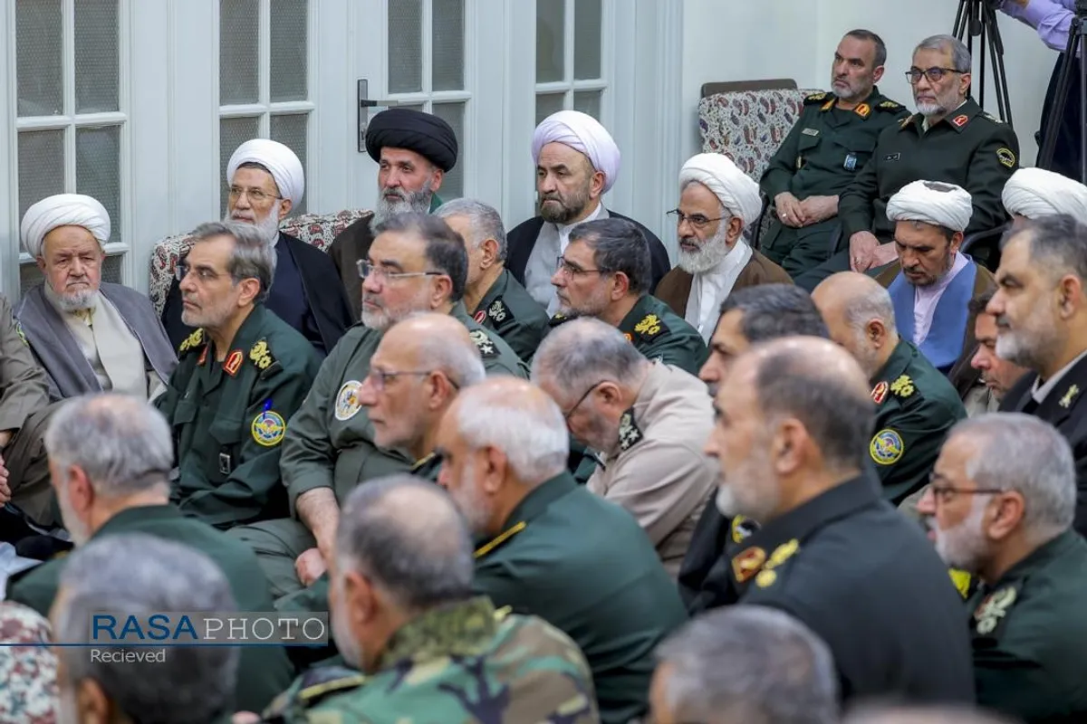 دیدار جمعی از فرماندهان نیروهای مسلح با فرمانده معظم کل قوا