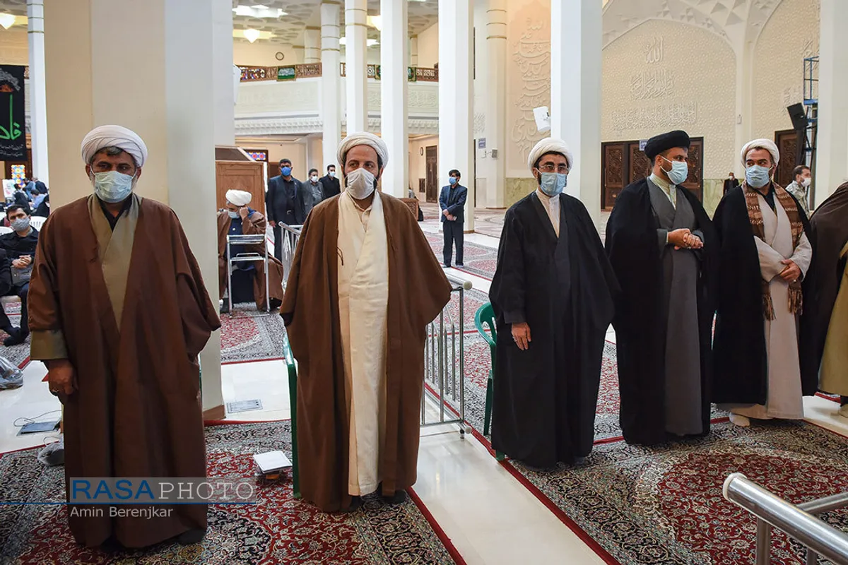 مراسم ارتحال آیت الله مصباح یزدی در حرم مطهر احمد بن موسی (ع) در شیراز&lrm;