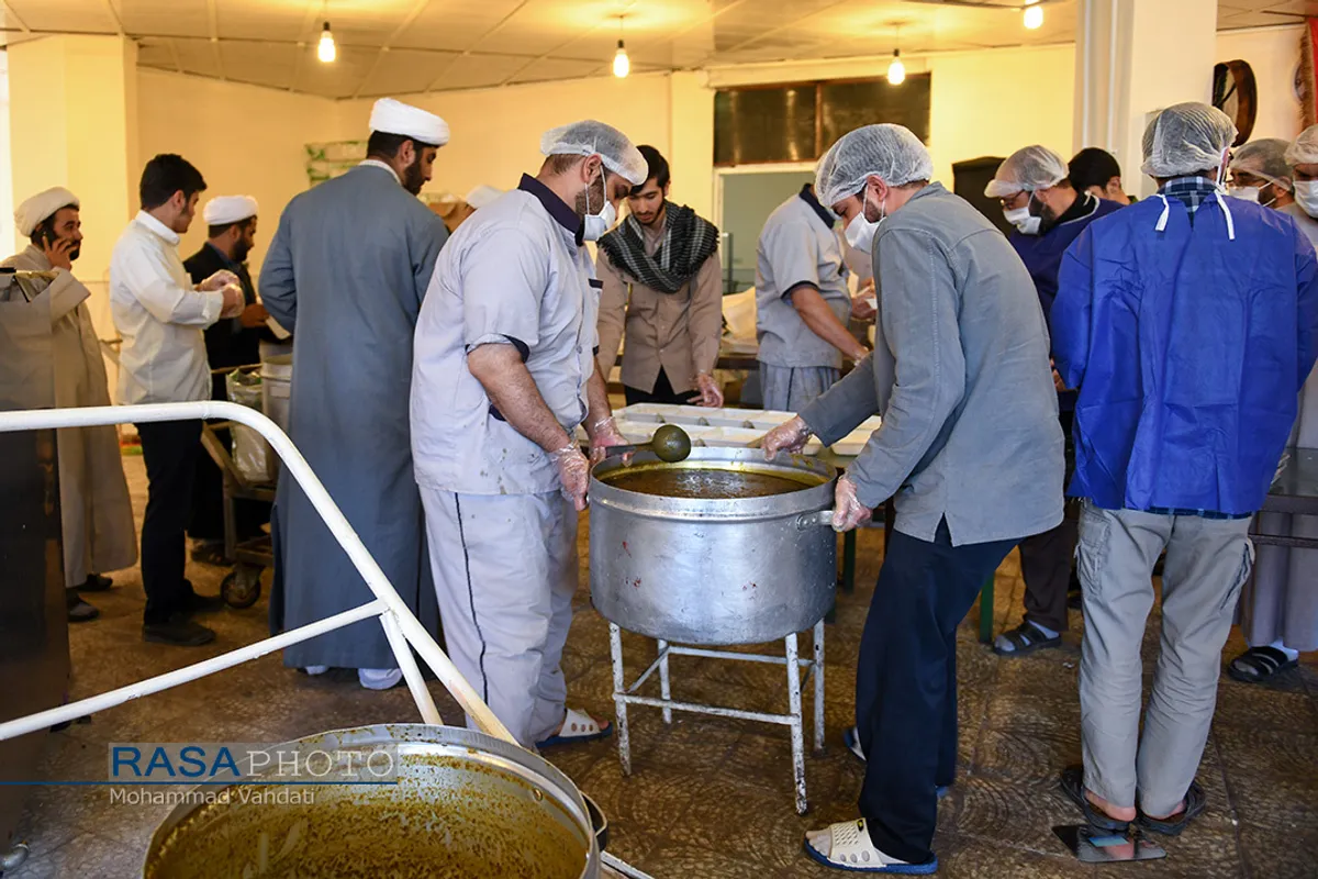 گزارش تصویری | سفره افطاری حضرت صاحب العصر (عج)