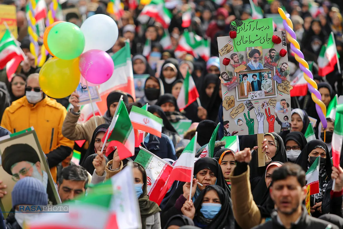 منتخب عکس&zwnj;های رسا از راهپیمایی به یادماندنی ۲۲ بهمن ۱۴۰۱