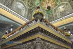 گل&zwnj;آرایی ضریج مطهر حضرت امام رضا (علیه&zwnj;السلام) در شب نیمه شعبان
