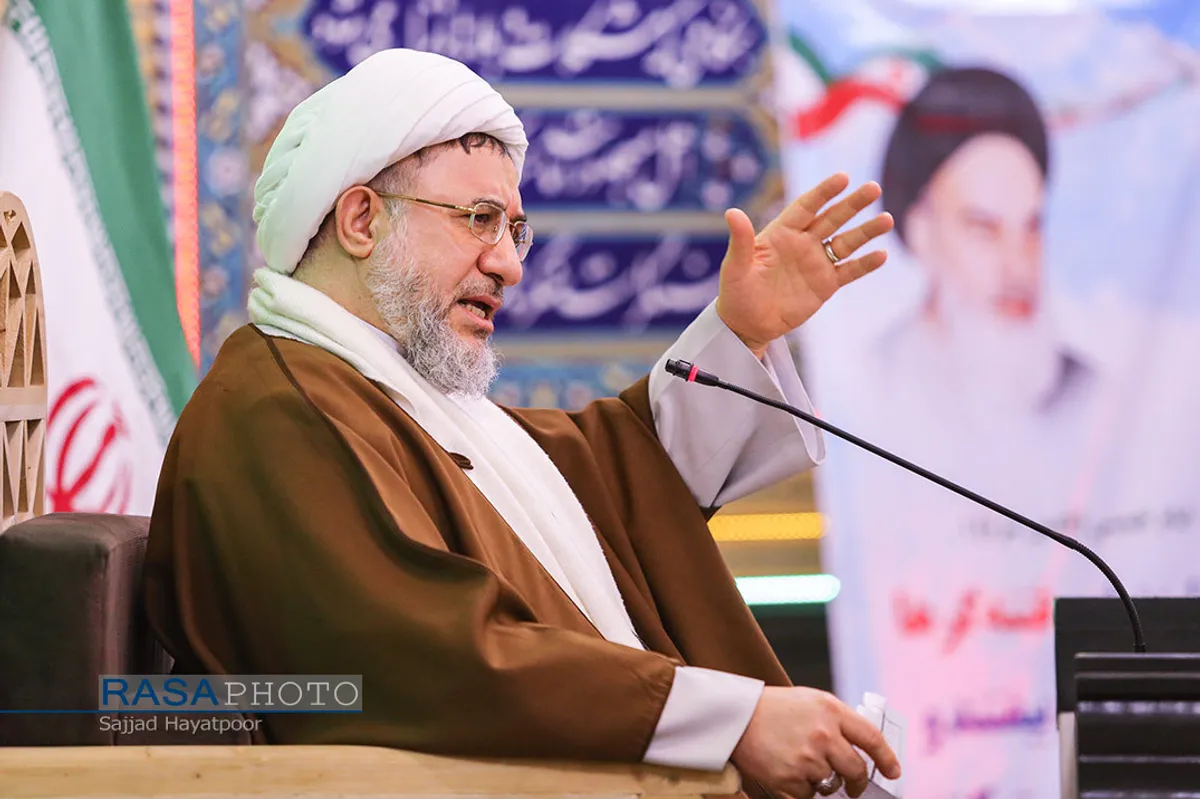 جشن ویژه دهه مبارکه فجر با سخنرانی آیت الله اراکی