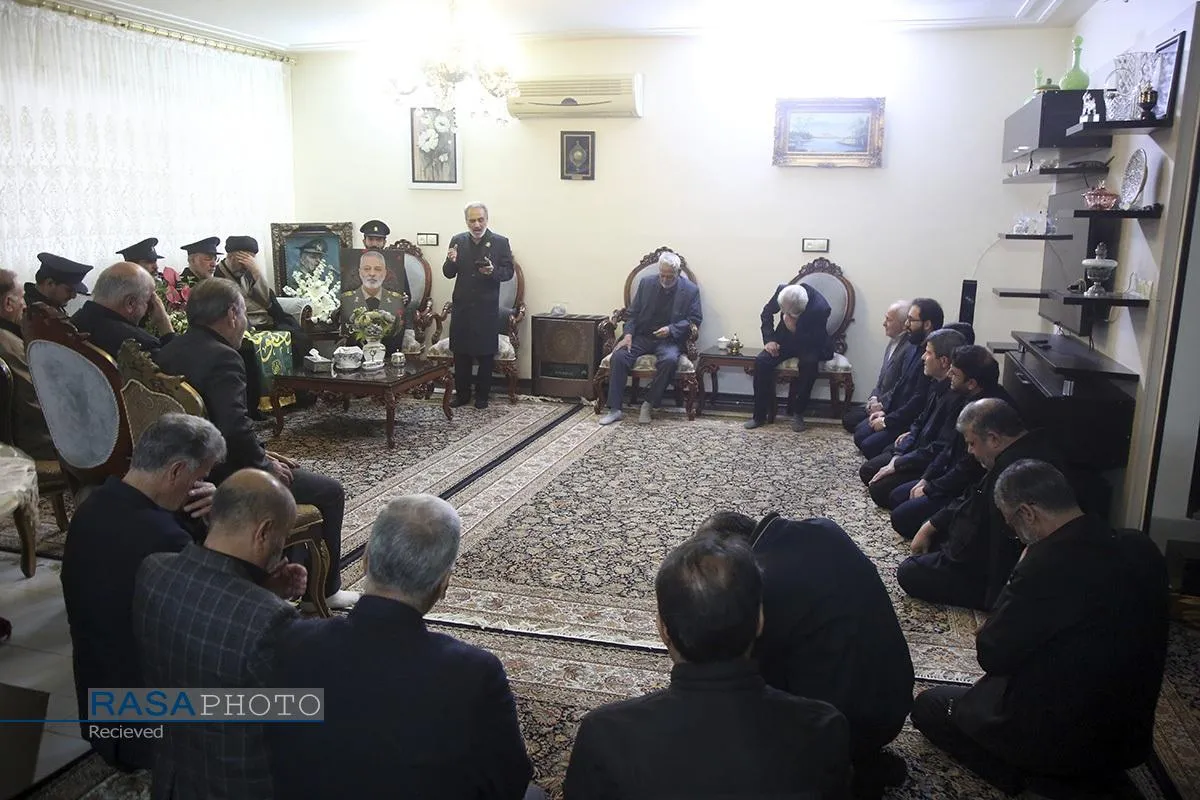 حضور خادمان حرم حضرت معصومه (س) در منزل سپهبد شهید عبدالرحیم موسوی