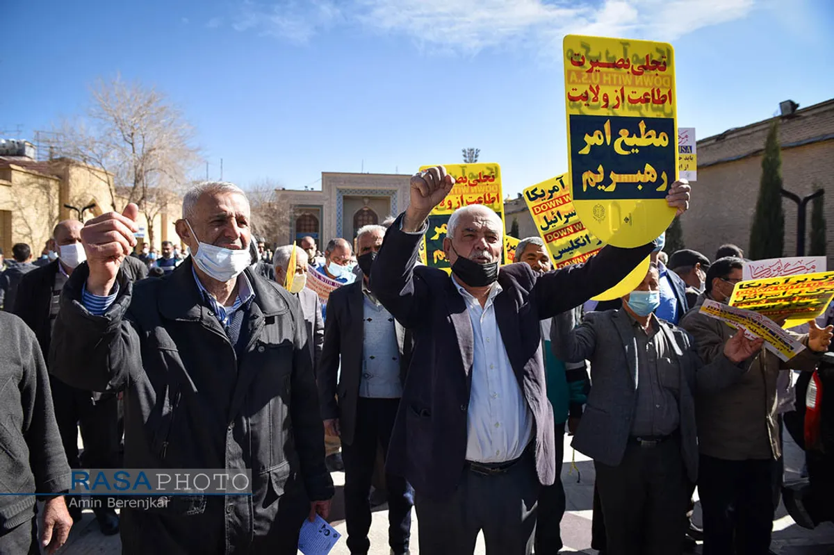 راهپیمایی نمازگزاران شیراز در حمایت از مردم مظلوم یمن&lrm;&lrm;