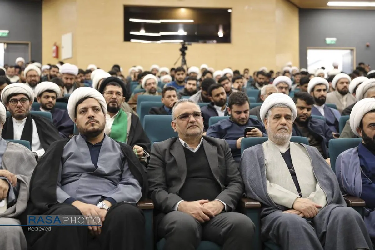 گردهمایی اساتید، طلاب و مبلغین حوزه علمیه منطقه کاشان