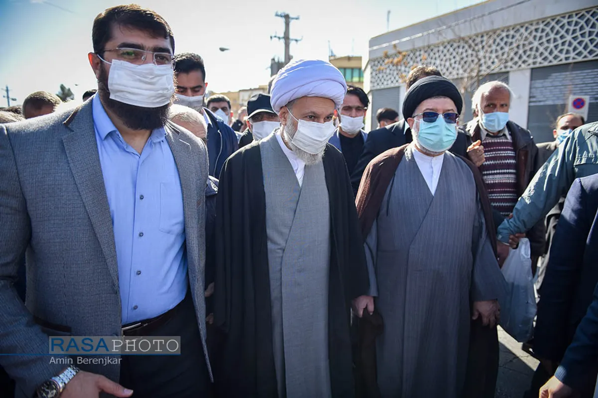 راهپیمایی نمازگزاران شیراز در حمایت از مردم مظلوم یمن&lrm;&lrm;