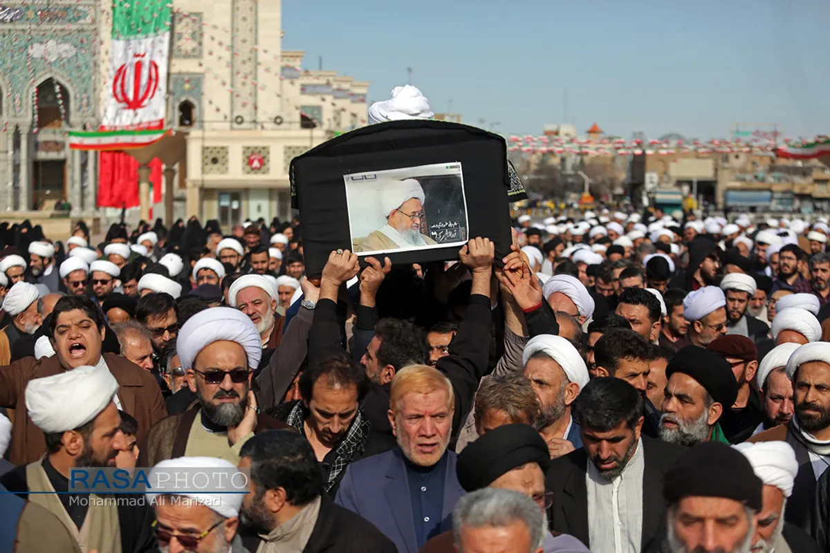 تشییع پیکر آیت الله طبرسی در قم