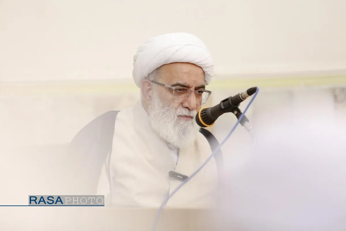 دیدار اعضای مجمع نمایندگان طلاب با آیت الله شب زنده&zwnj;دار