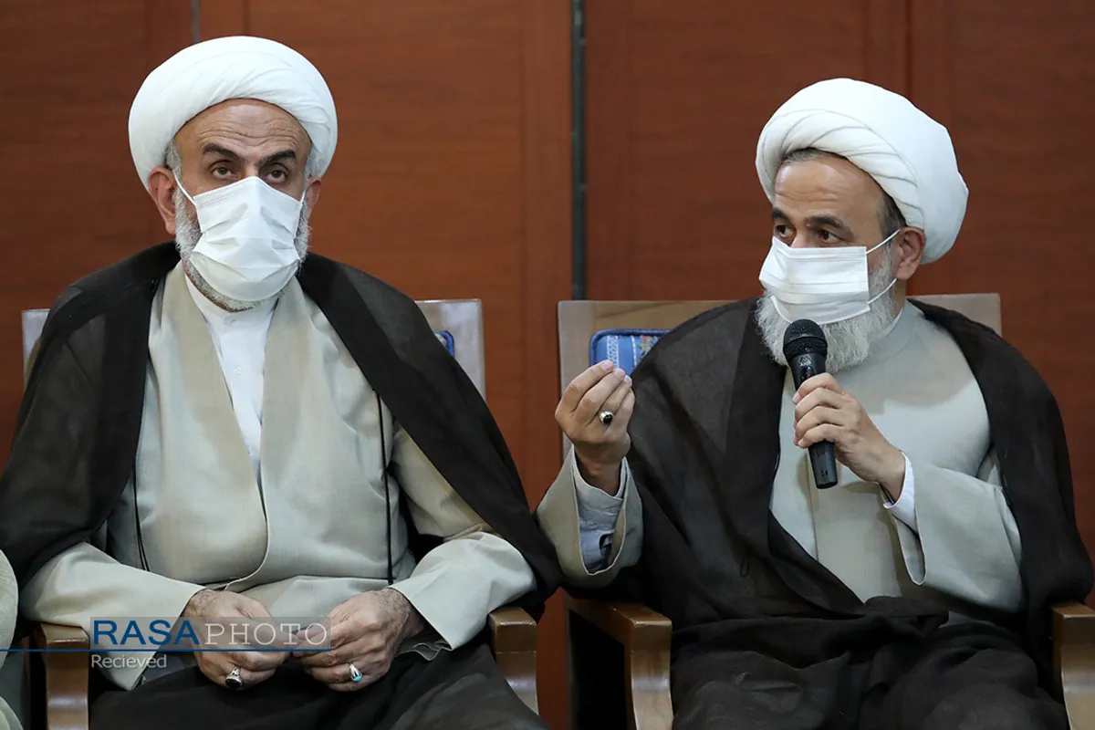 دیدار جمعی از علما و شخصیت&zwnj;های حوزوی با رئیس جمهور