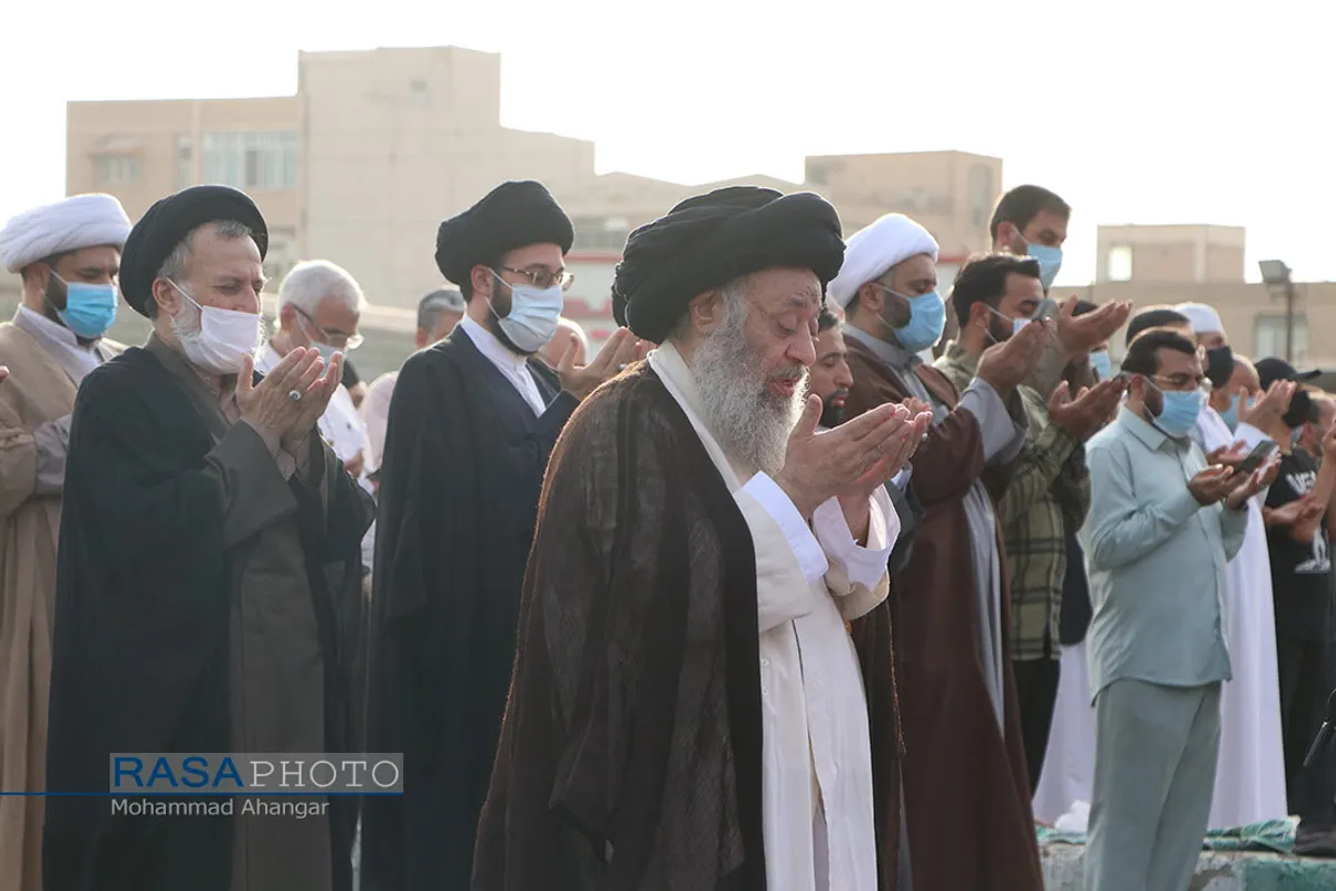 نماز عید سعید فطر به امامت آیت الله موسوی جزایری