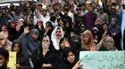 Pakistan's Hazara Muslims keep sit-in going after Quetta bombing