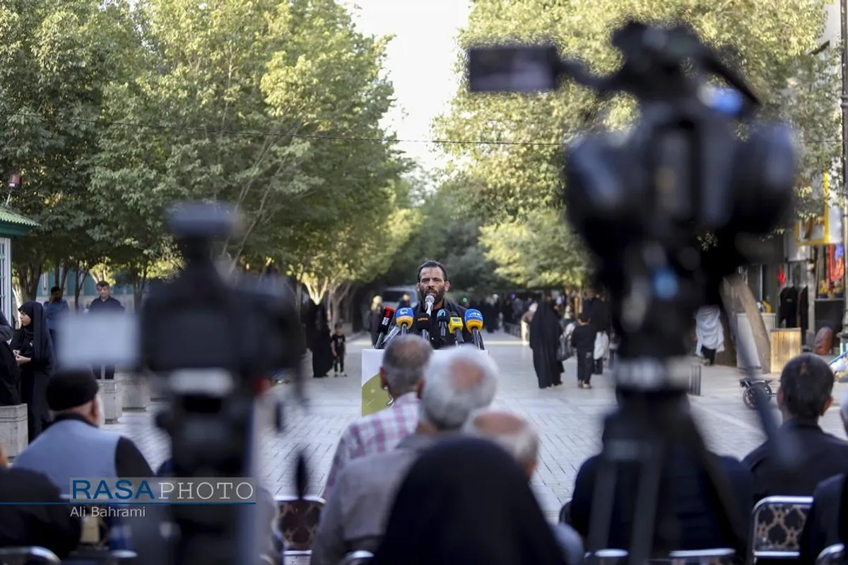 تریبون آزاد مردمی با موضوع  برکات جنگ