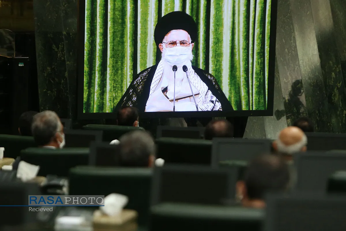 ارتباط تصویری نمایندگان یازدهمین دوره مجلس شورای اسلامی با رهبر انقلاب