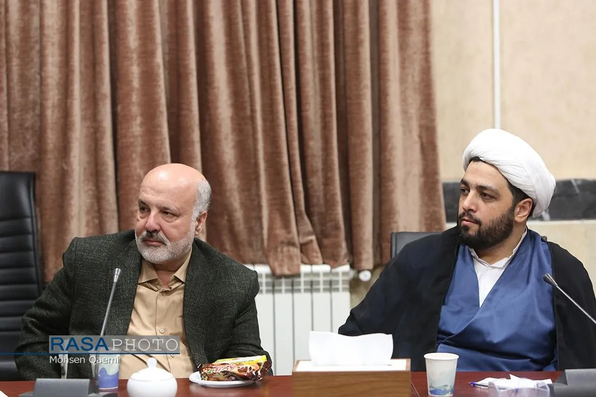 آئین رونمایی از کتاب خاک&zwnj;نشین در خبرگزاری رسا