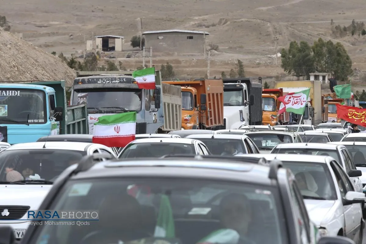 بیعت کامیون&zwnj;داران استان قم با رهبر معظم انقلاب