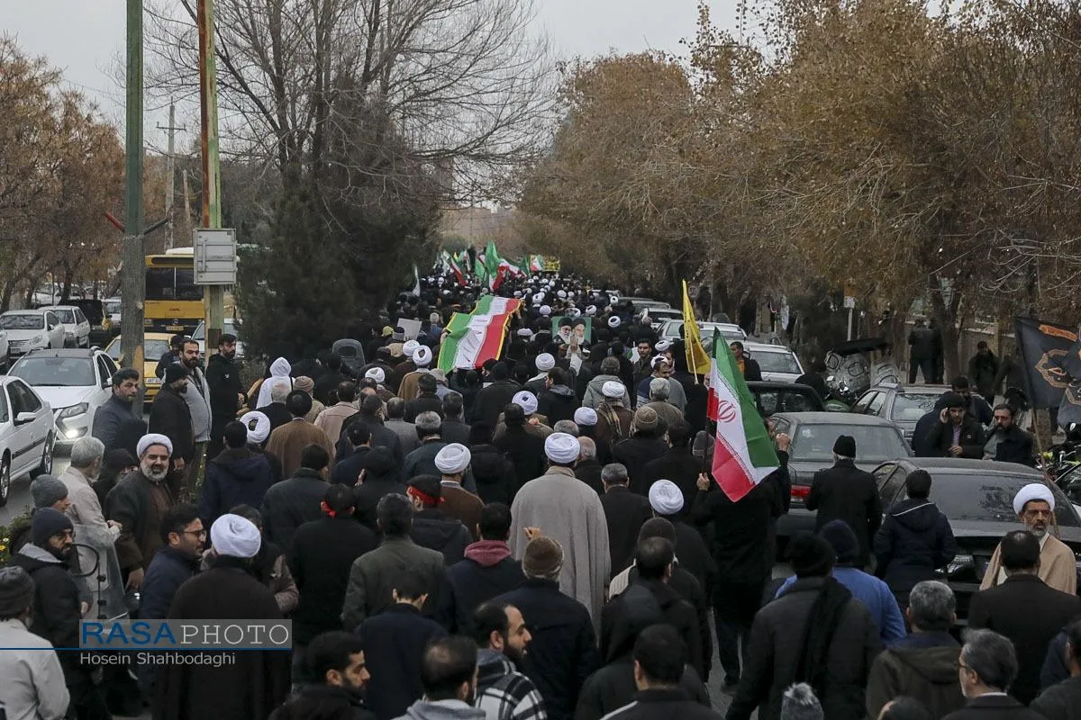 قیام مردم قم علیه اغتشاشگران