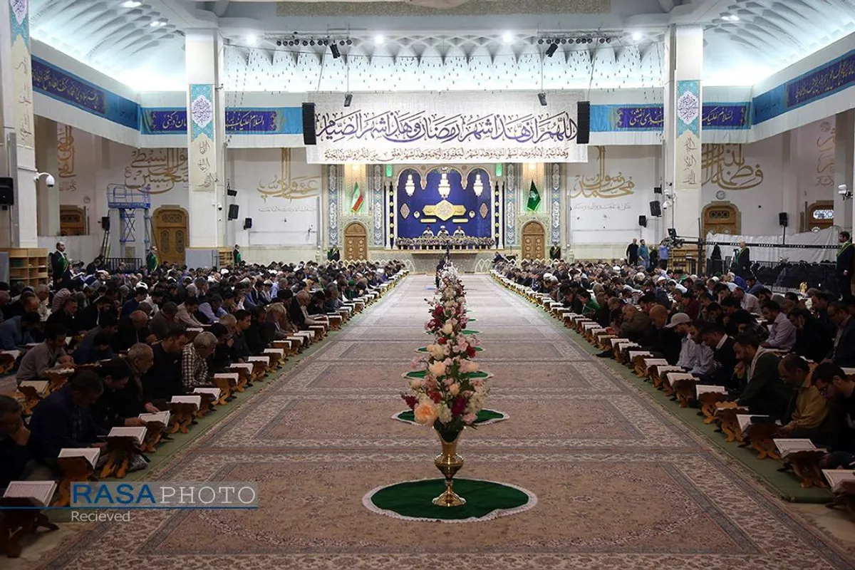 آیین جزء خوانی قرآن کریم در حرم کریمه اهلبیت (علیهم السلام)