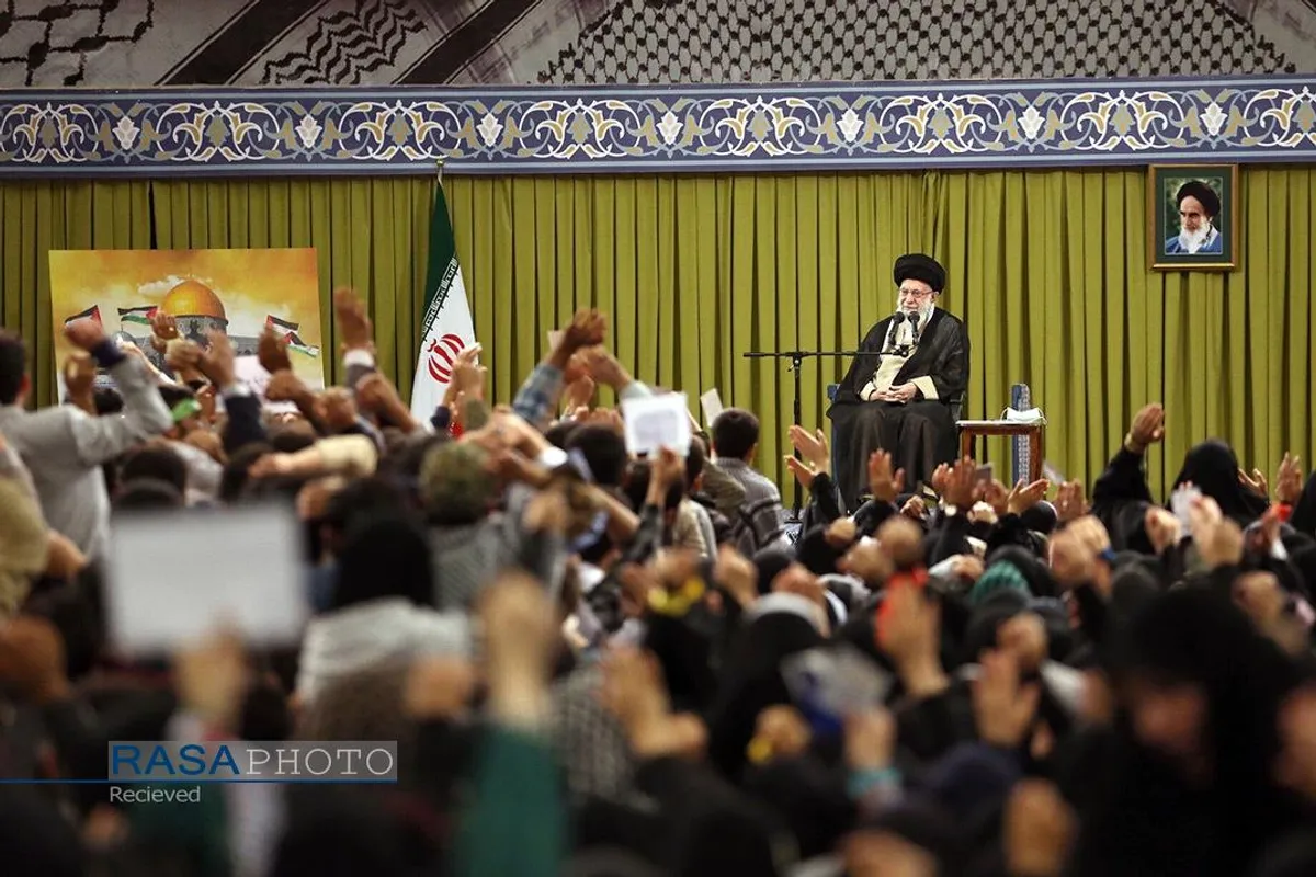 دیدار دانش&zwnj;آموزان و دانشجویان با مقام معظم رهبری