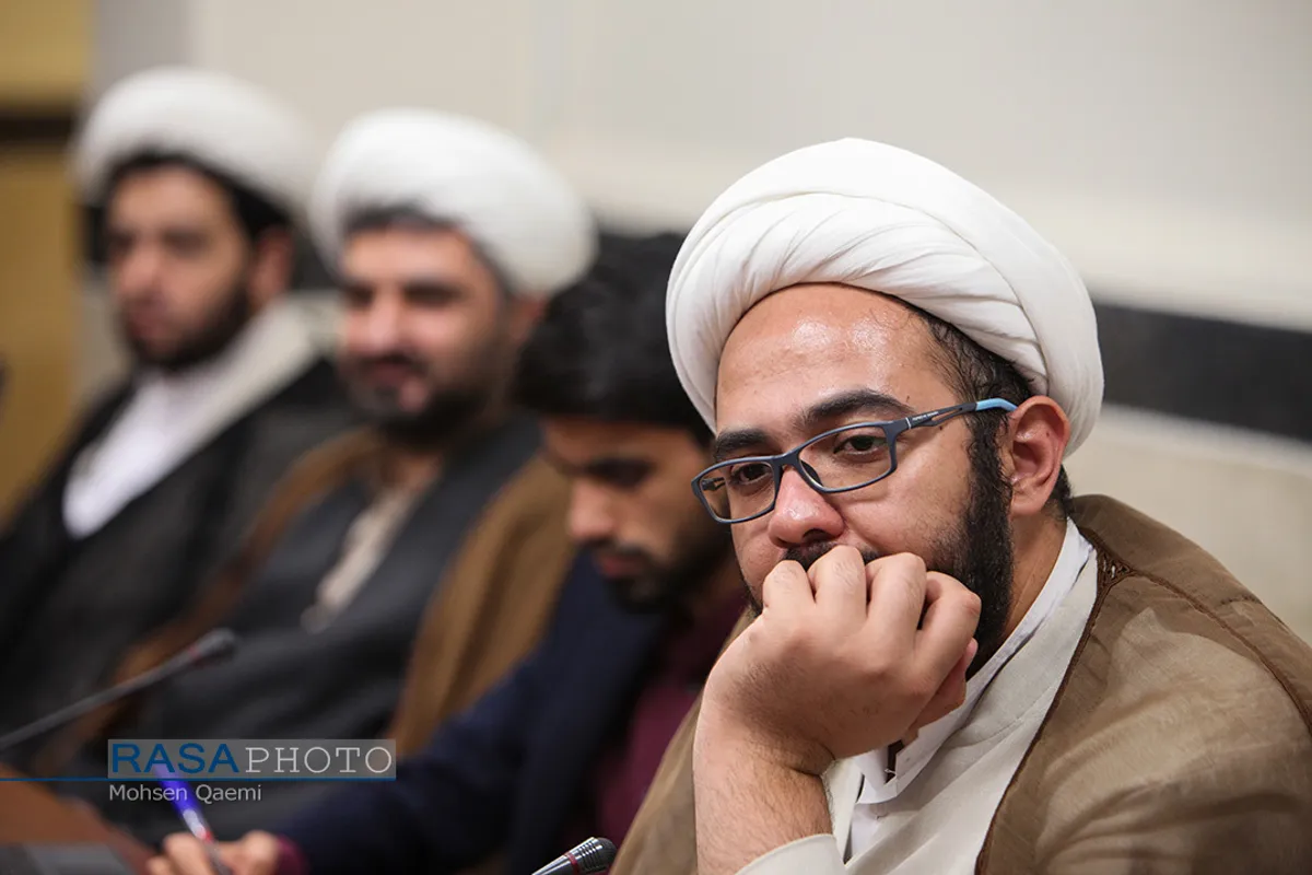 گعده یادداشت خوانی نویسندگان حوزوی