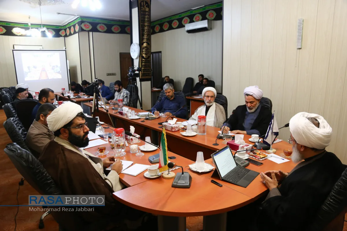 نشست نظریه نظام تربیتی بر مبنای مدیریت تمایلات با ارائه حجت الاسلام والمسلمین علیرضا پناهیان برگزار شد.