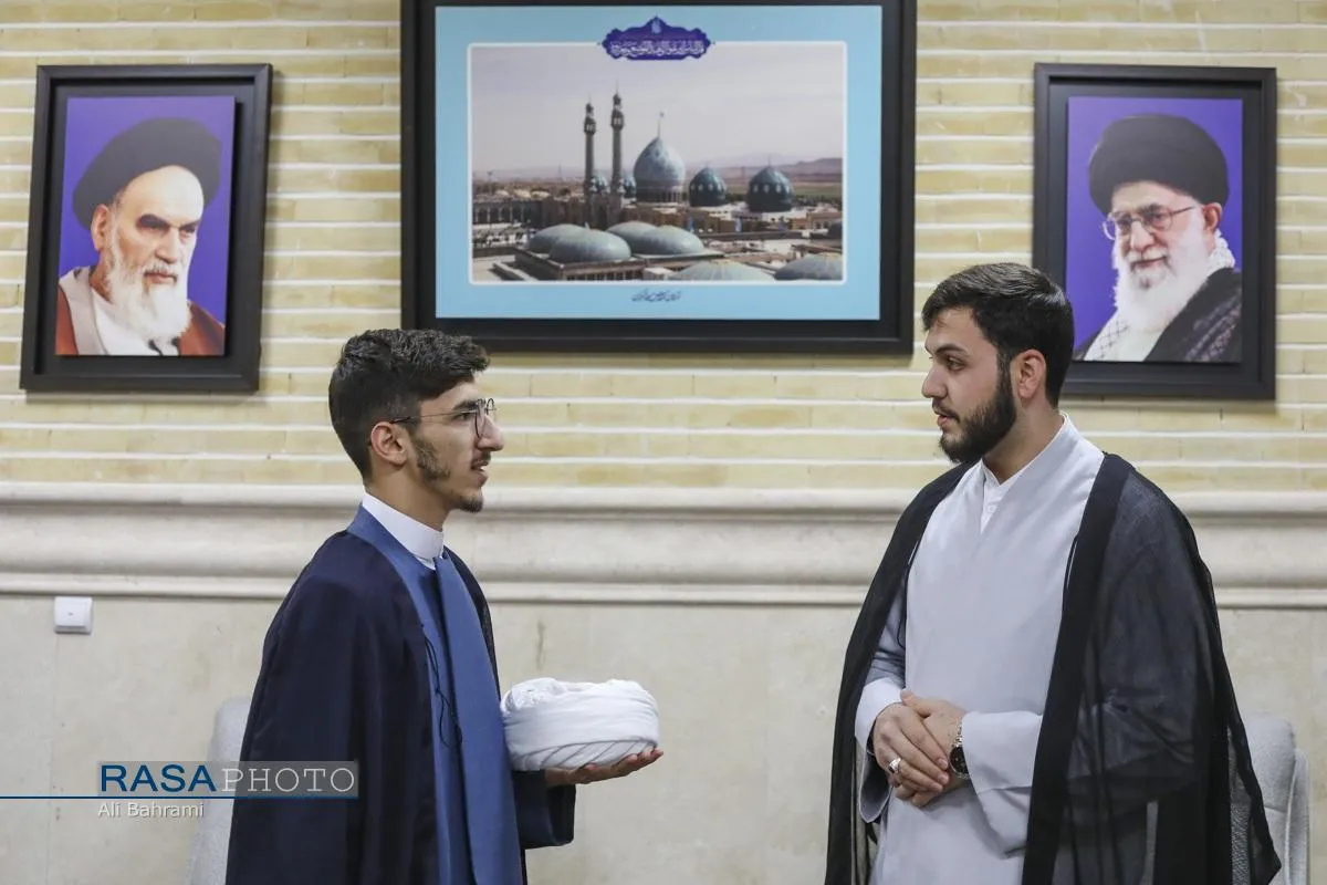 جشن عمامه&zwnj;گذاری طلاب حوزه علمیه حضرت ولی عصر (عج)