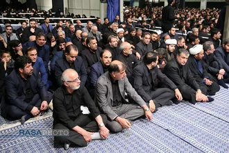 مراسم عزاداری شب عاشورای حسینی (علیه&zwnj;السلام) در حسینیه امام خمینی (ره)