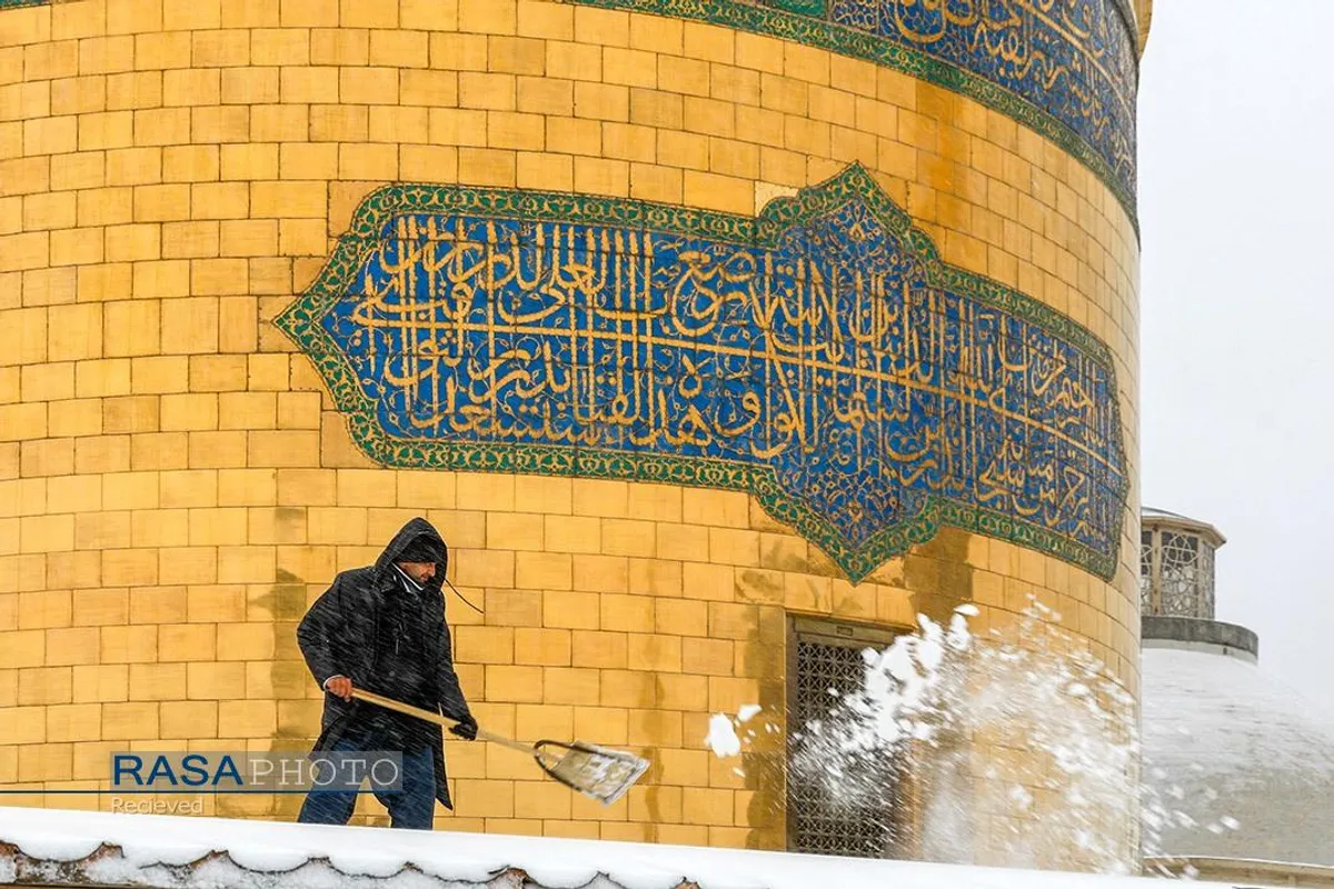بارش برف در حرم امام رئوف (علیه&zwnj;السلام)