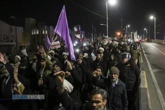 تجمع و راهپیمایی شبانه مردم انقلابی قم علیه اغتشاشگران