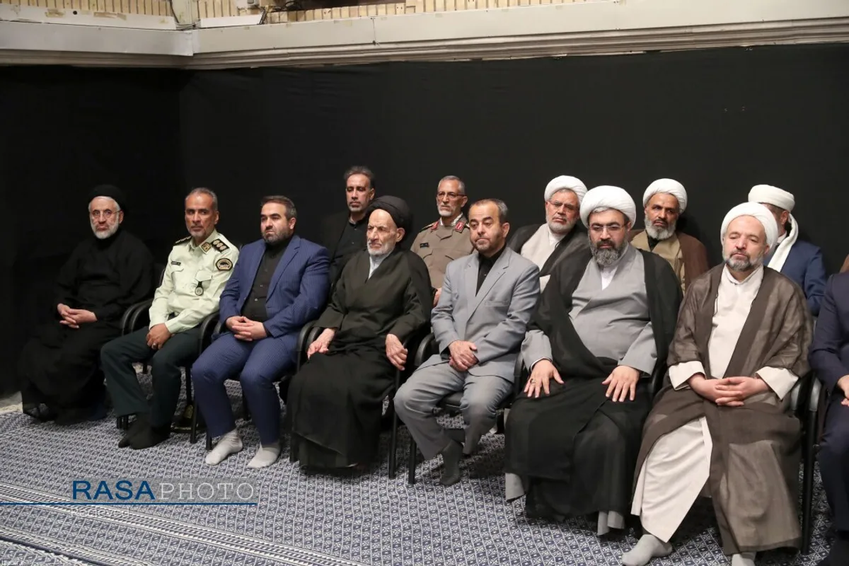 هزاران نفر از مردم شریف استان&zwnj;های &laquo;سیستان و بلوچستان&raquo; و &laquo;خراسان جنوبی&raquo; با حضور در حسینیه امام خمینی با رهبر انقلاب اسلامی دیدار کردند.