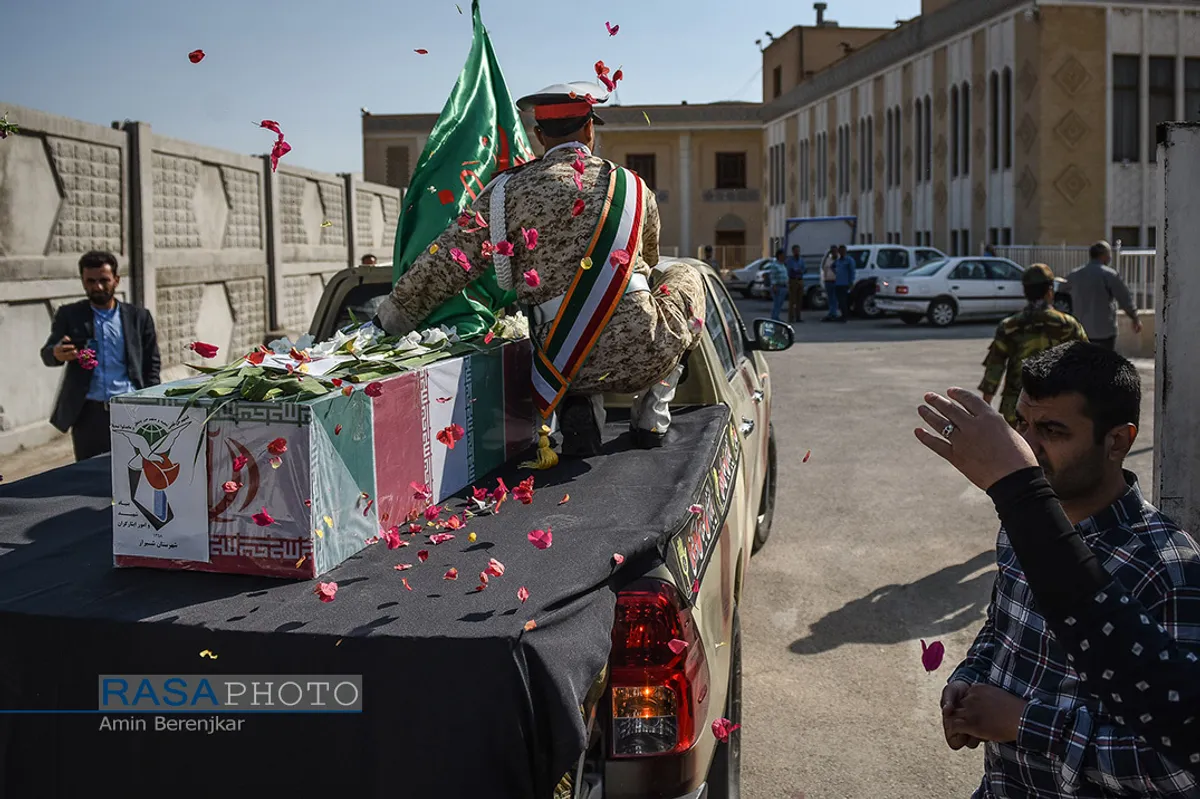 تشییع پیکر پاک ۴ شهید ناوچه کنارک در شیراز&lrm;