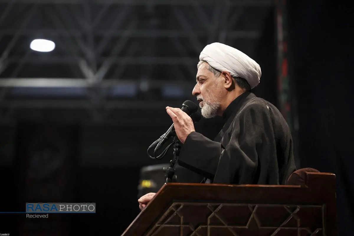 مراسم عزاداری شب تاسوعا در جوار محل شهادت رهبر شهید انقلاب اسلامی