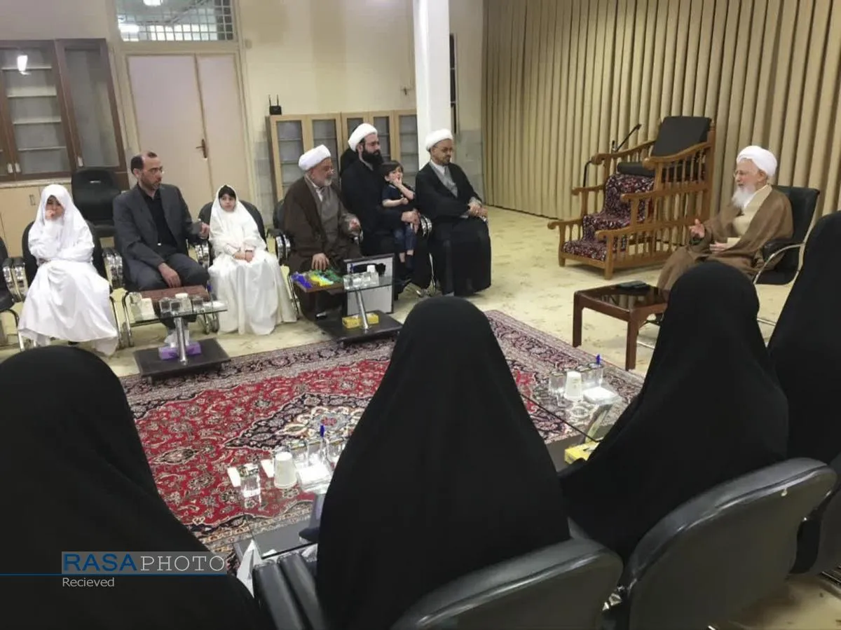 دیدار خانواده شهید لاریجانی با حضرات آیات مکارم شیرازی، جوادی آملی، سبحانی