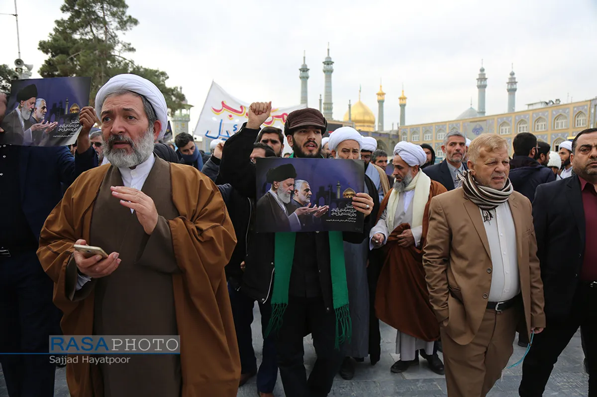 راهپیمایی خودجوش طلاب و بسیجیان قم در پی شهادت حاج قاسم سلیمانی
