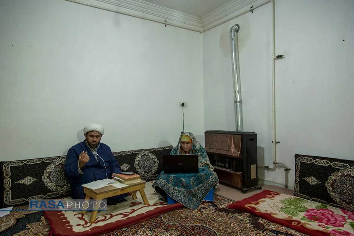 مدرسان حوزوی و آموزش مجازی در دوران کرونا | برخی از اساتید حتی در خانه دست از تدریس و تعلیم و تعلم نمی کشند 