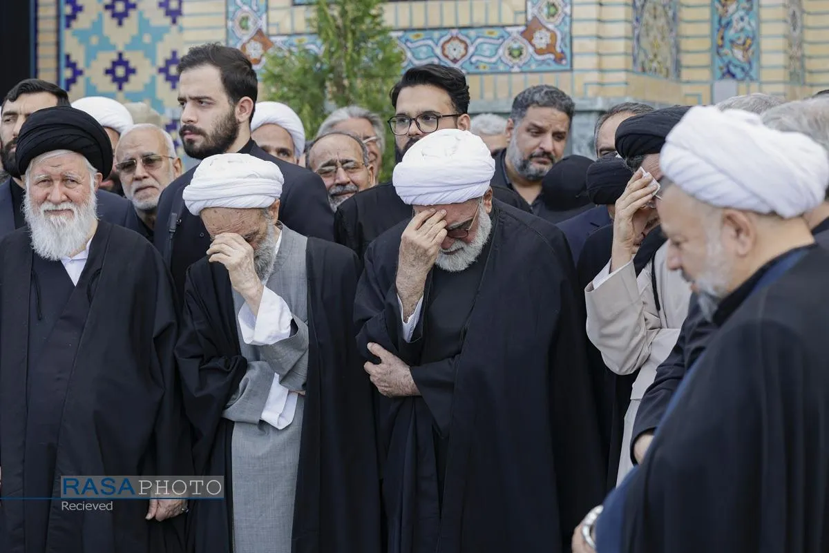 تشییع پیکر وزیر اطلاعات در حرم مطهر رضوی