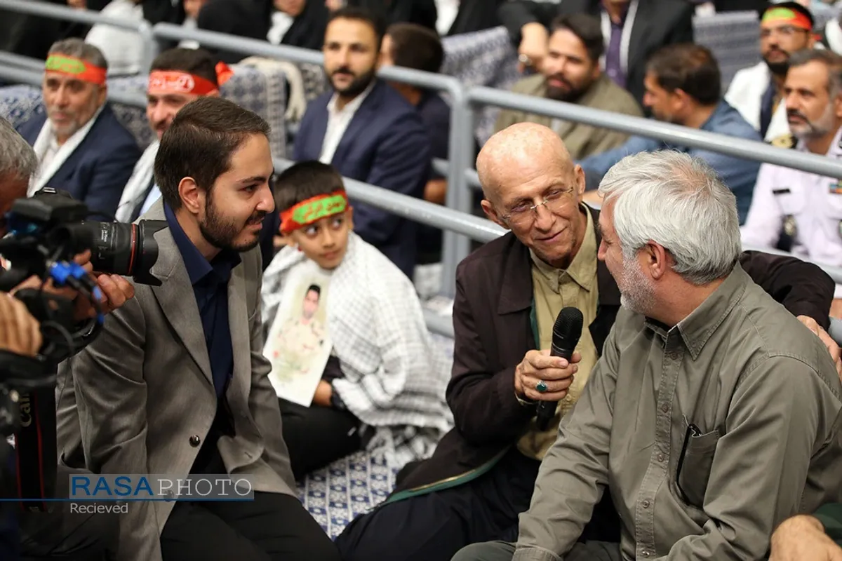 دیدار پیشکسوتان و فعالان دفاع مقدس و مقاومت با رهبر انقلاب