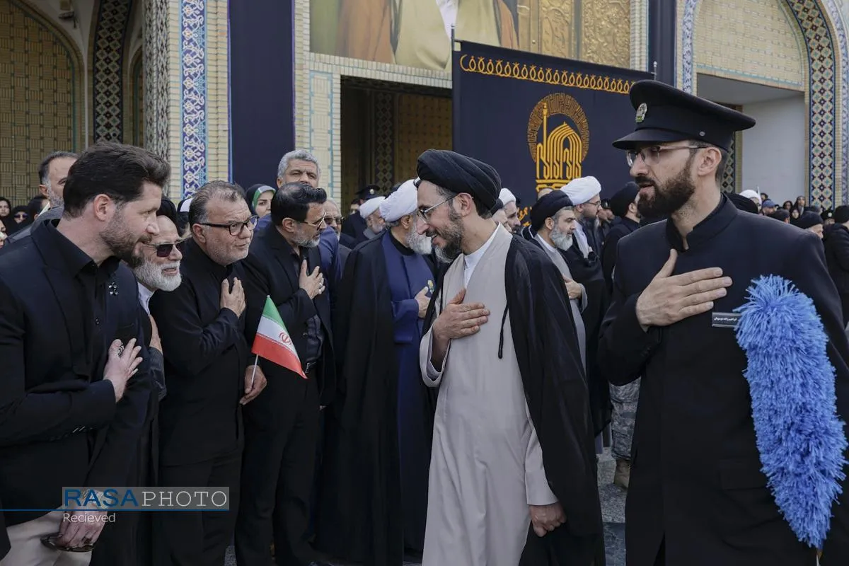 تشییع پیکر وزیر اطلاعات در حرم مطهر رضوی