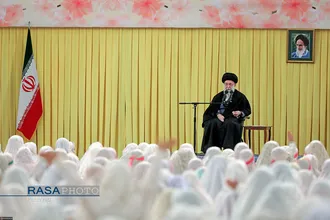 مراسم جشن تکلیف دختران دانش&zwnj;آموز با حضور مقام معظم رهبری